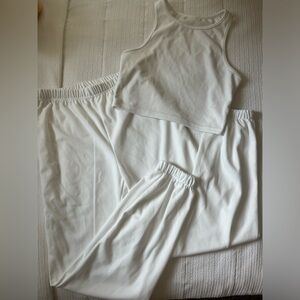 COZY JOGGER/ SWEATPANTS ANS TANK TOP SET